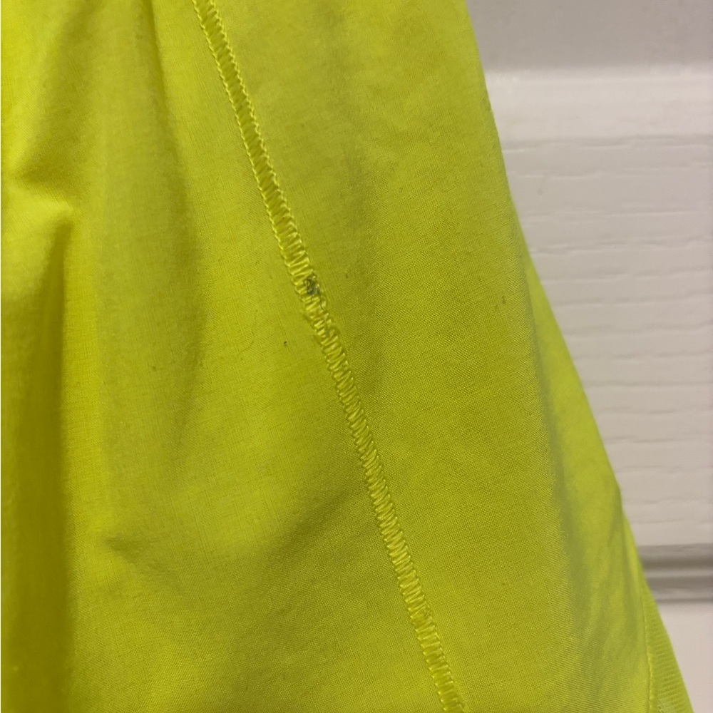 USED! Lululemon Hotty Hot shorts 2.5inch inseam!
Size: 8
Color: Electric lemon - Picture 4 of 5